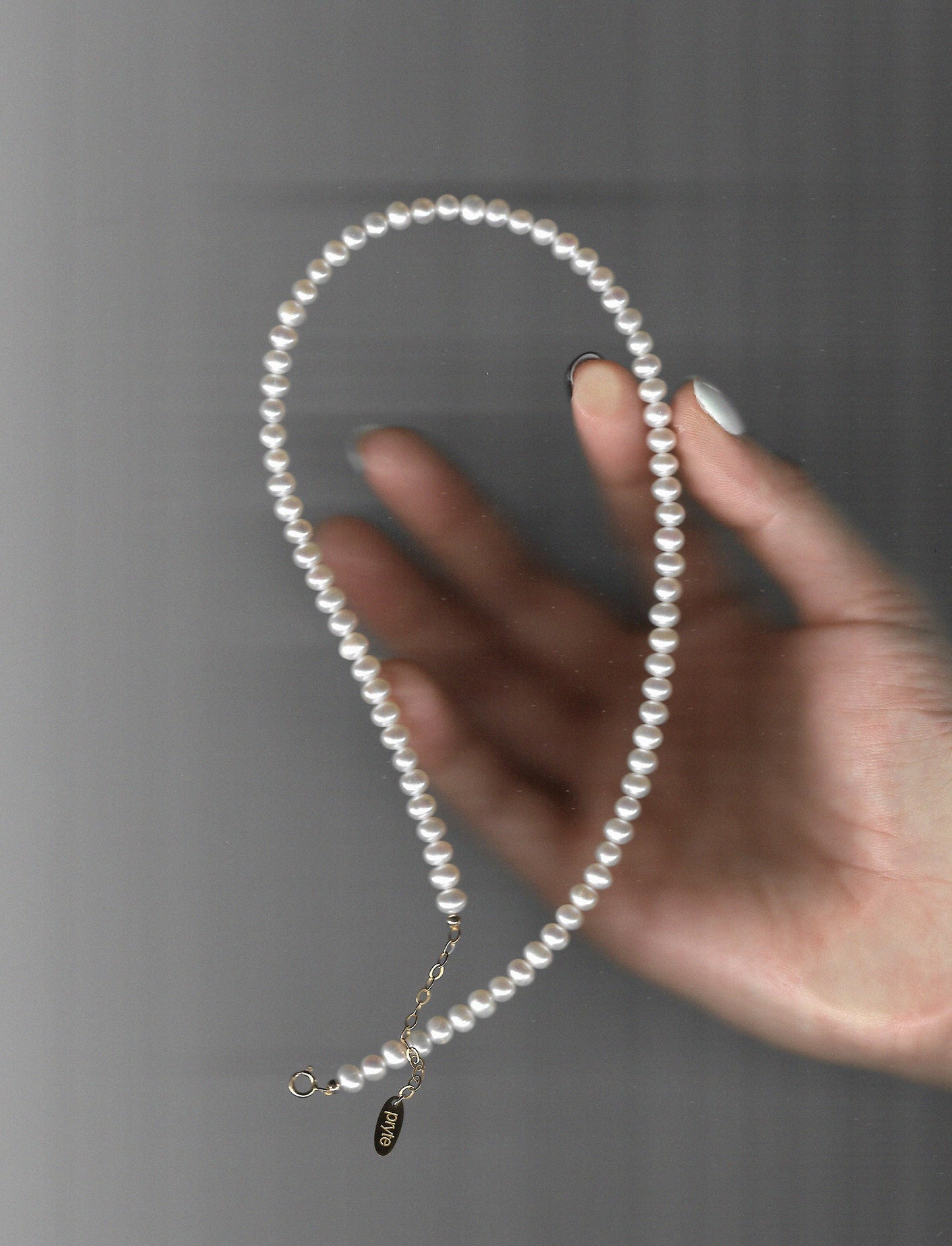 Small Tide Choker Necklace