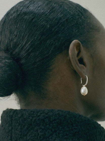 Medium Pearl Drop Earrings
